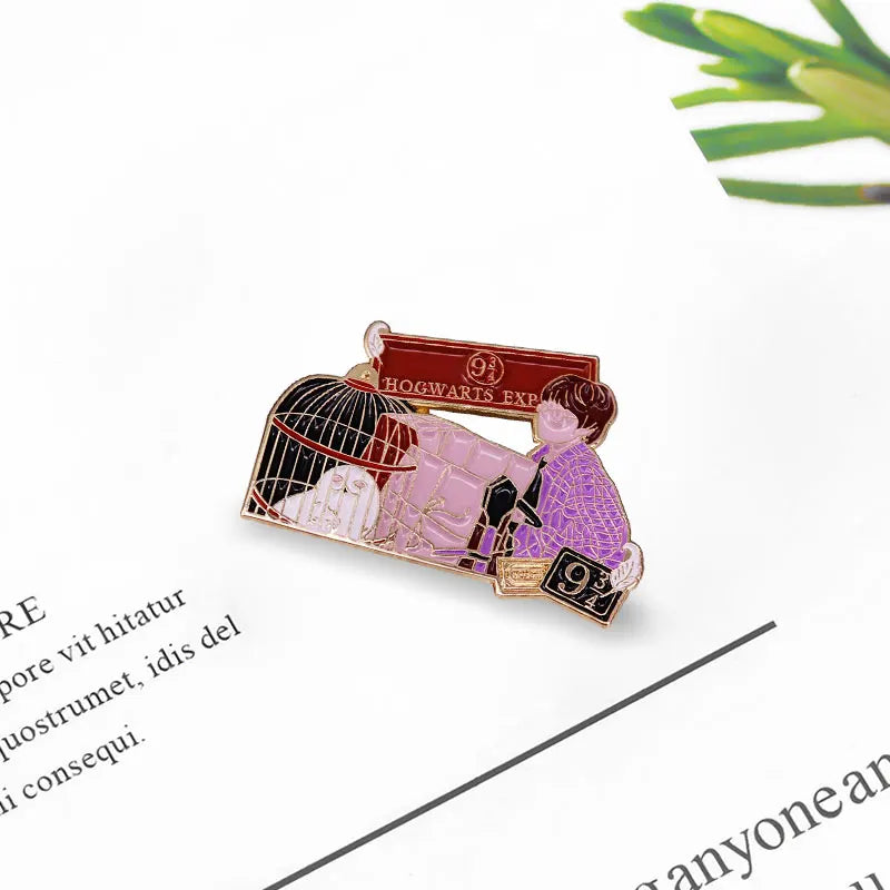 Wizarding World Express Platform Baggage Pin - Image 6